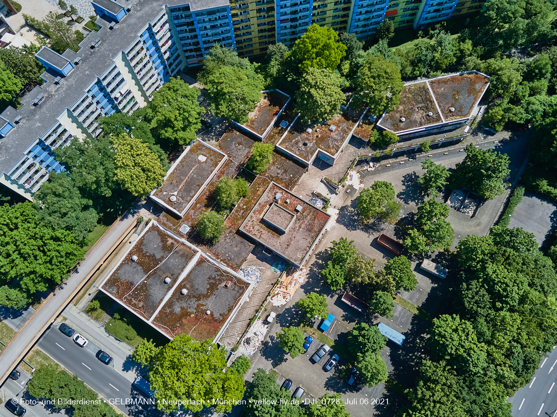 06.07.2021 - Einkaufs- und Wohnzentrum Quiddestraße in Neuperlach